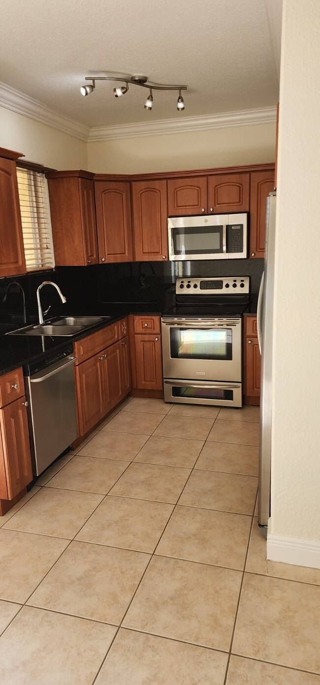 Building Photo - 7280 NW 174th Terrace