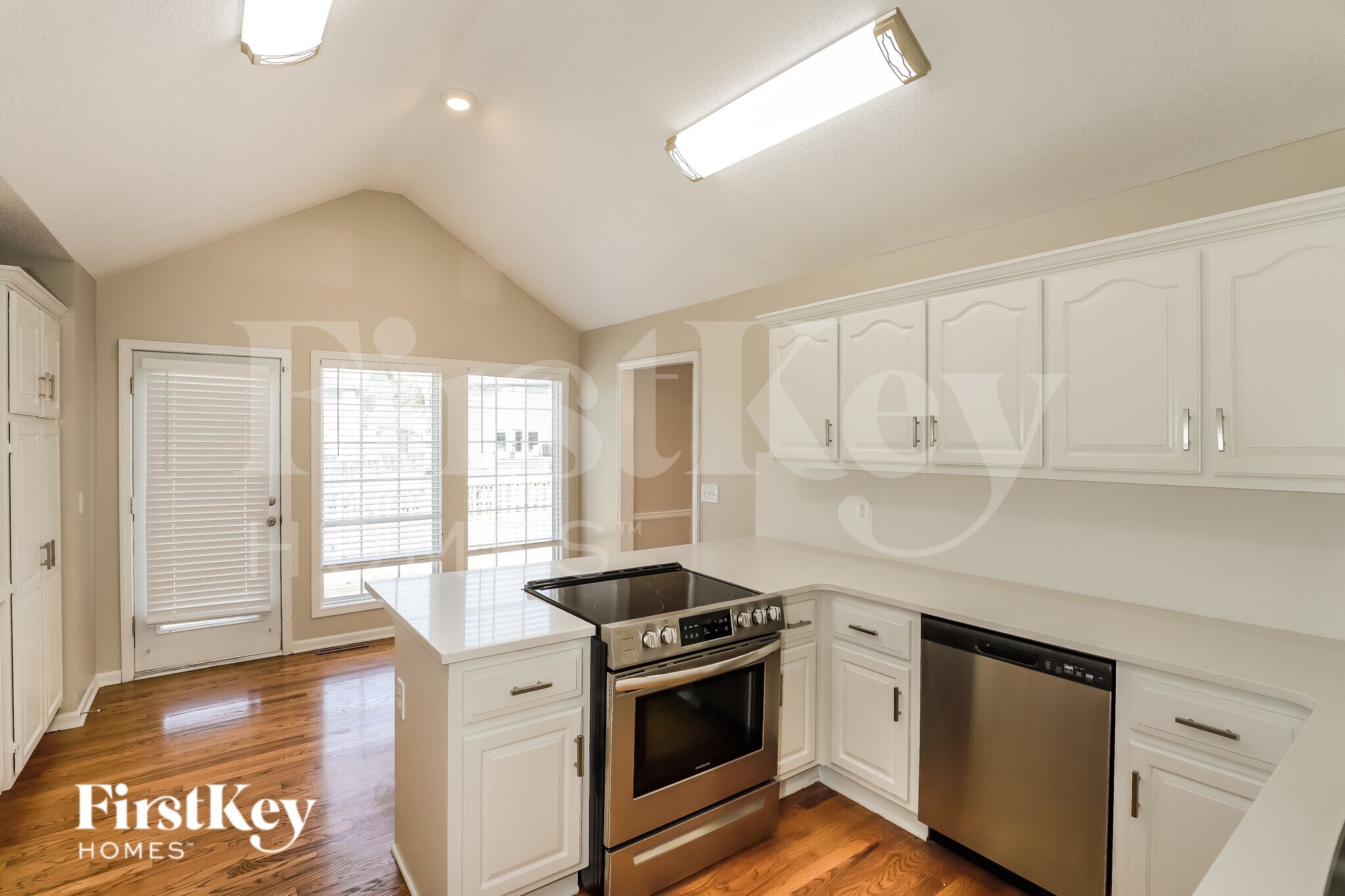 Building Photo - 2300 SW Stone Bridge Ct