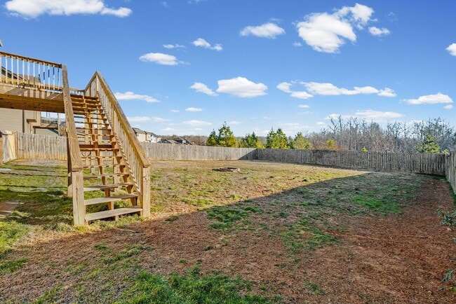 Building Photo - 1304 Freedom Dr