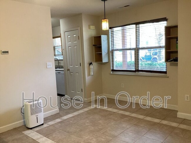 Building Photo - 703 Olde Covington Way