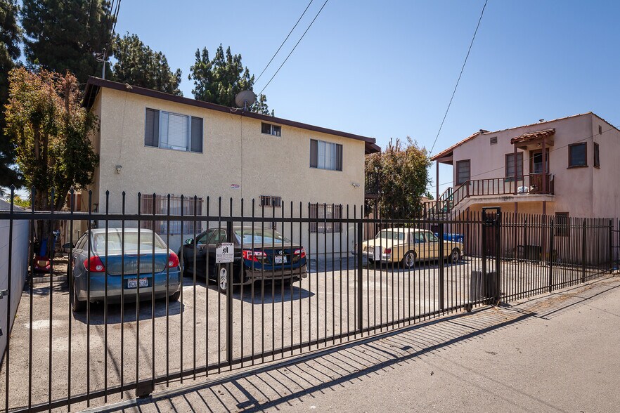 Building Photo - 2123 Alsace Ave