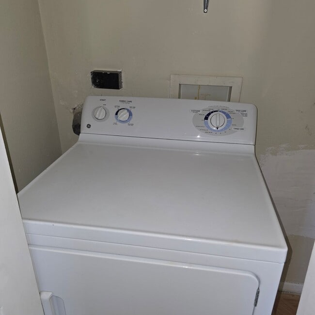 Building Photo - 922 N Lake Destiny Rd