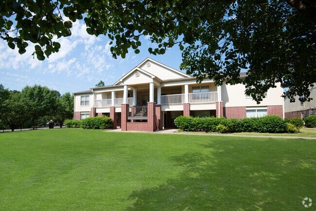 Building Photo - Eagle Hill I/IV
