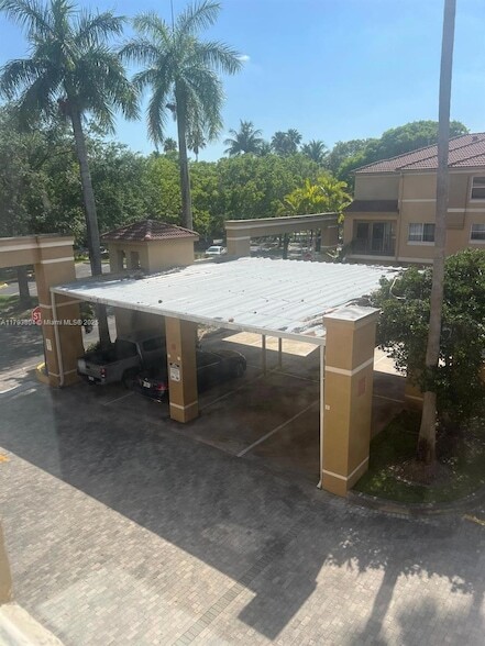Building Photo - 791 N Pine Island Rd