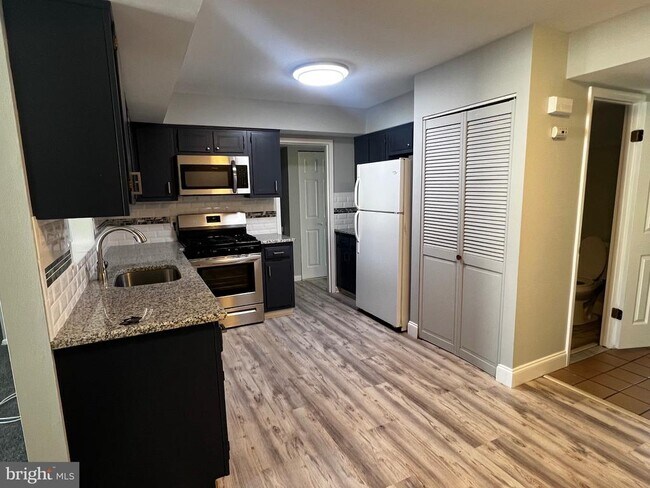 Building Photo - 1756 Hybrid Pl