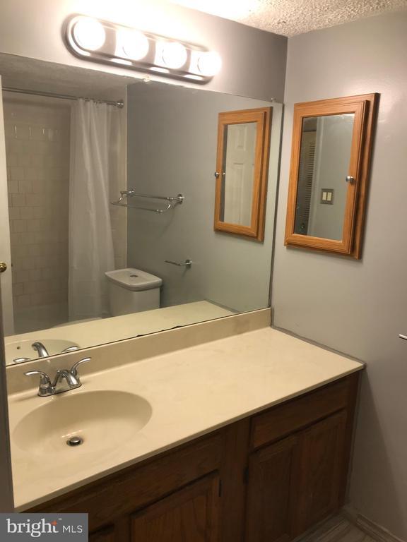 Building Photo - 734 Quince Orchard Blvd