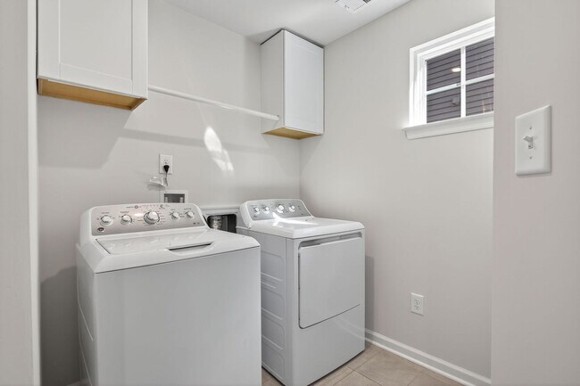 Building Photo - Beautiful 3-Bedroom Home in Virginia Beach...