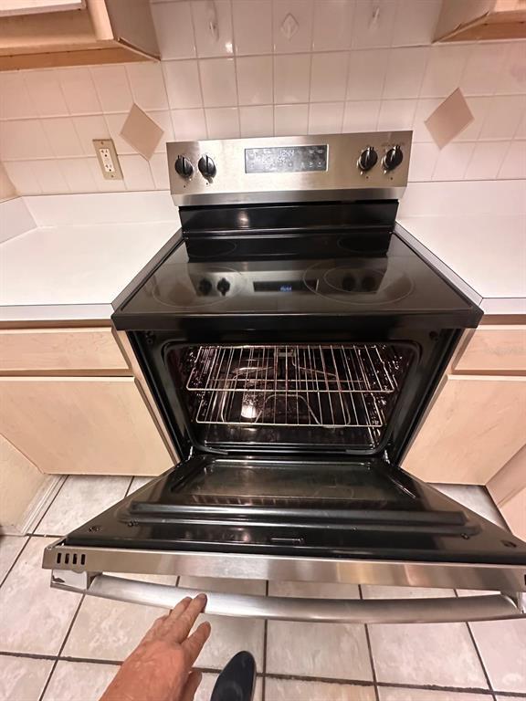 Building Photo - 820 Camargo Way