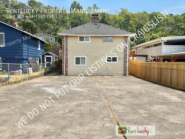 Building Photo - 5511 18th Ave S