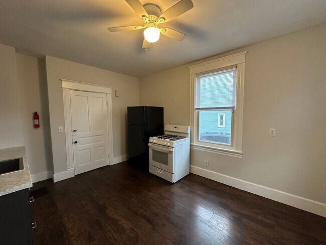 Building Photo - Cozy Duplex in Cheviot