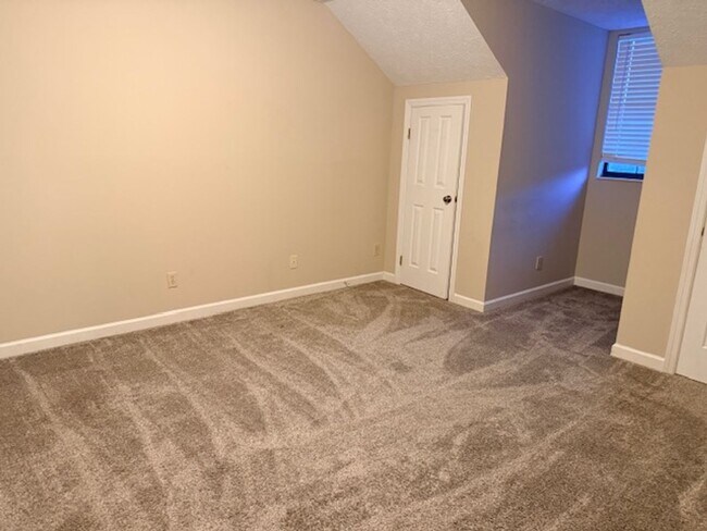 Building Photo - Maryville 37803 - 3 bedroom condo with bonus room - Call Troy Adams (865) 233-6949