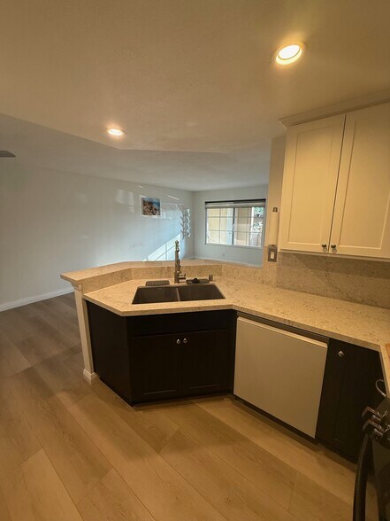 Building Photo - 12675 Camino Mira del Mar