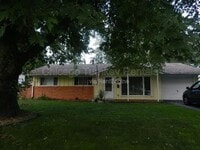 Building Photo - 105 S Sycamore Ln