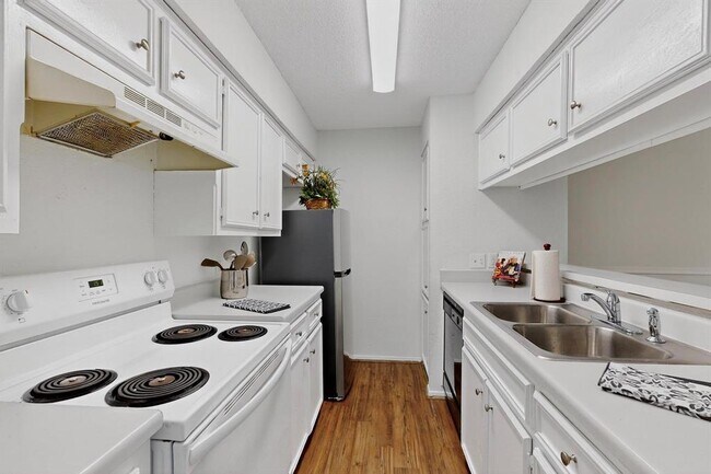 Building Photo - 10616 Mellow Meadow Dr
