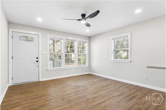 Building Photo - 2157 California Ave