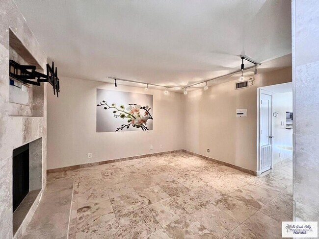 Building Photo - 6744 Central Blvd