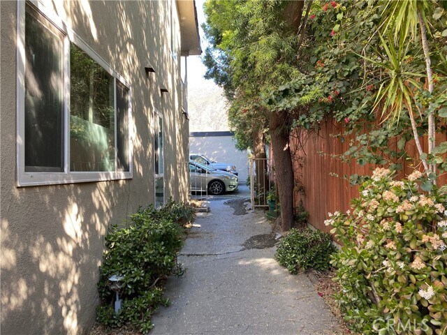 Building Photo - 157 Esperanza Ave