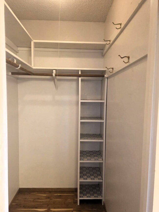 Building Photo - Minutes to UCSC. Spacious Westside Home with bonus office, art room, study?