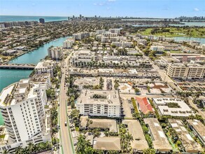 Building Photo - 9700 E Bay Harbor Dr