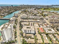 Building Photo - 9700 E Bay Harbor Dr
