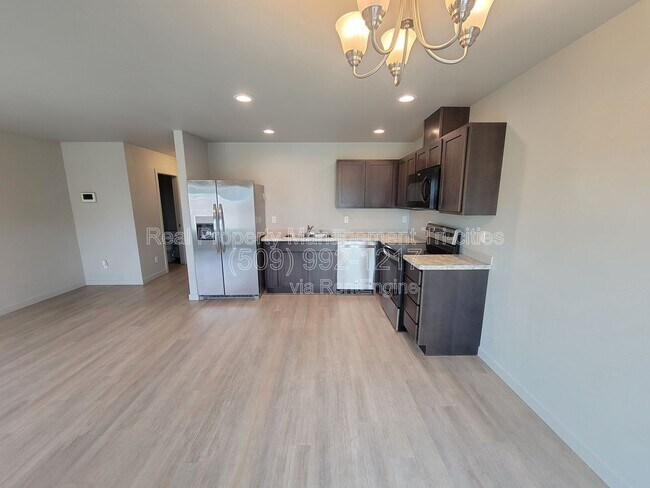 Building Photo - 413 Whitefish Ln