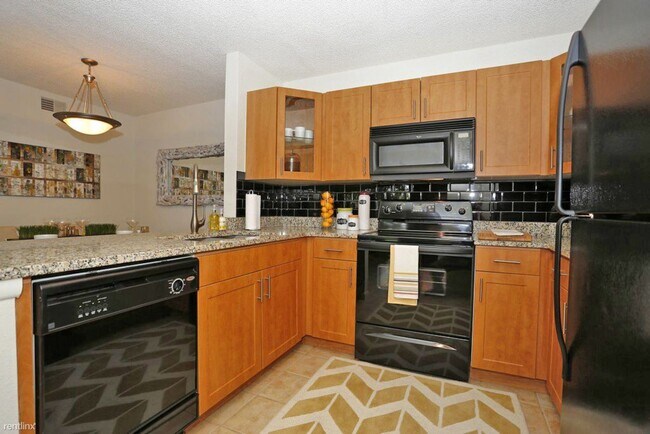 Building Photo - 5365 Harborside Dr