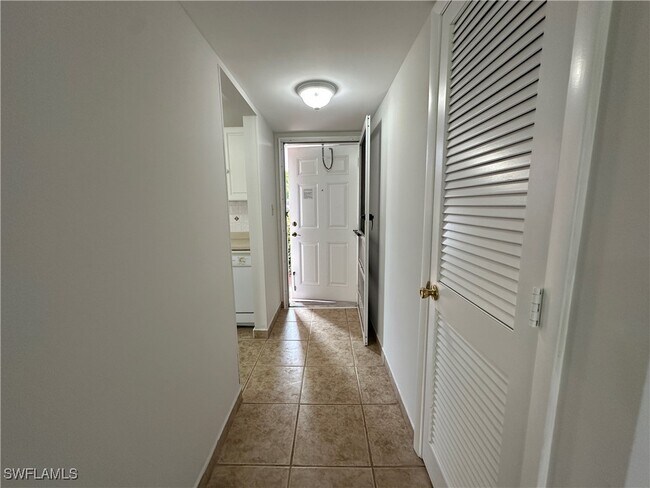 Building Photo - 170 Turtle Lake Ct