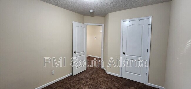 Building Photo - 6864 Mountain Cir