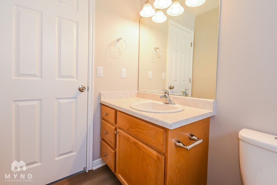 Building Photo - 5463 Ridge Hollow Way