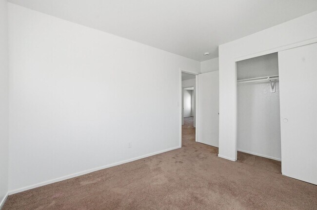 Building Photo - Stunning 4 bedroom home In North Las Vegas