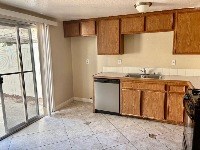 Building Photo - 5640 Riverside Dr