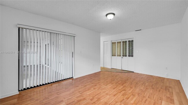 Building Photo - 10583 La Placida Dr