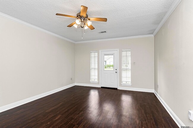 Building Photo - 15146 Cocodrie Ave