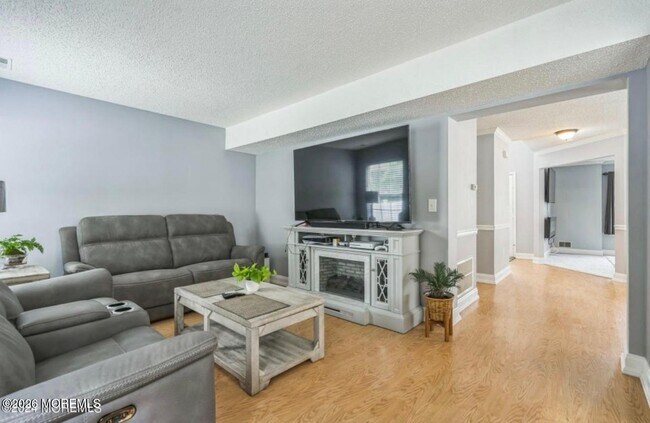 Building Photo - 146 Hamlet Ct