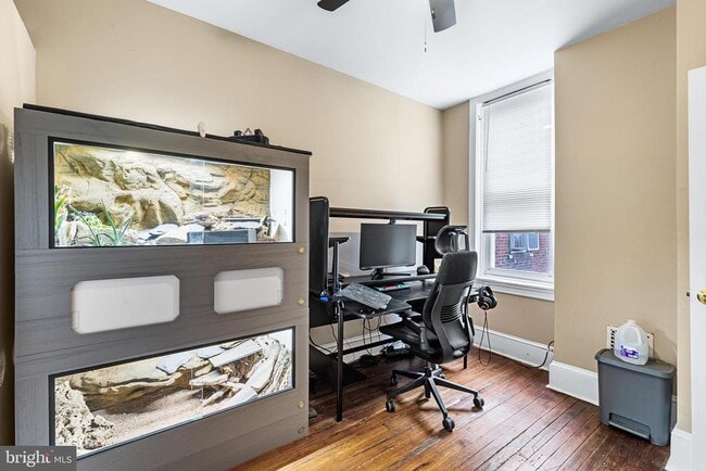 Building Photo - 2718 W Jefferson St