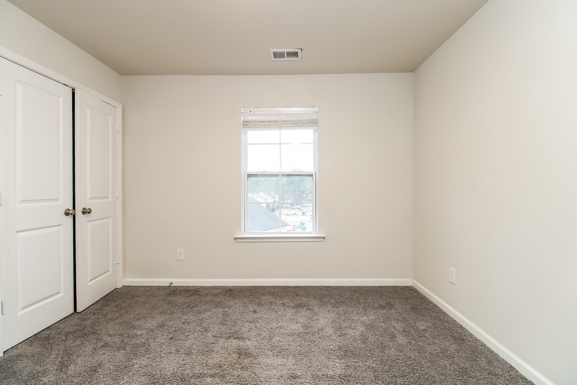 Building Photo - 306 High Grv Wy