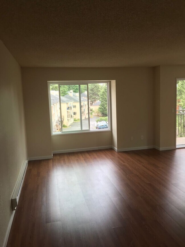 Building Photo - Nice 2 Beds/ 2 Bath Condo in Woondinville!