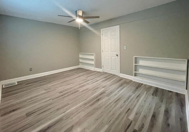 Building Photo - 929 S Jackson St