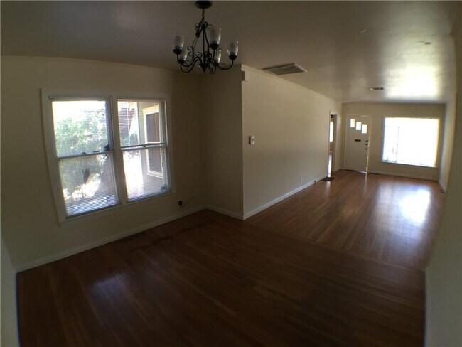 Building Photo - 2000 Schulle Ave