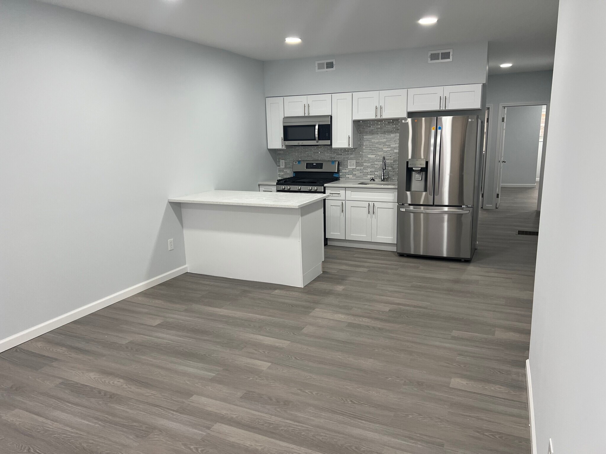 Building Photo - 1806 67th Ave