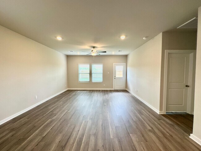 Building Photo - 12164 Ridge Top Dr