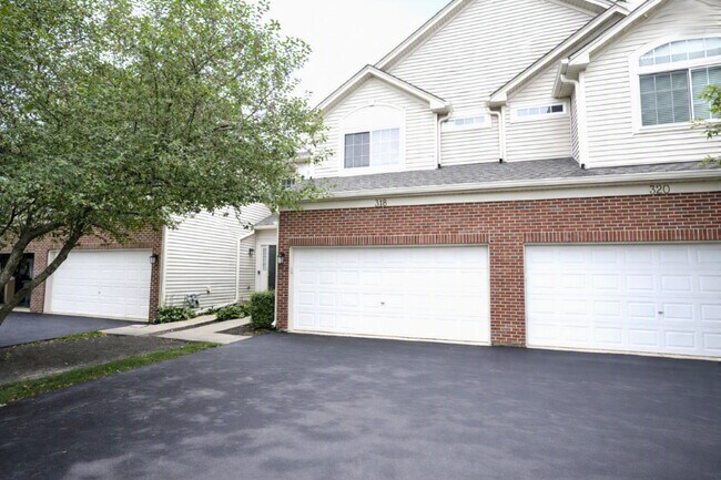 Building Photo - 318 Abington Woods Dr