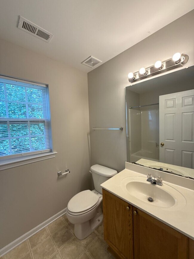 Building Photo - 1525 Braveheart Ln