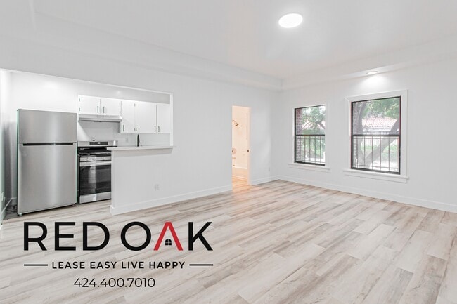 Primary Photo - 901 S Ardmore Ave