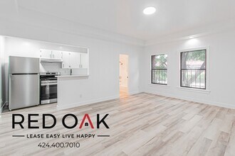 Building Photo - 901 S Ardmore Ave