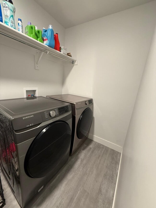 Building Photo - 1743 Olympus Dr