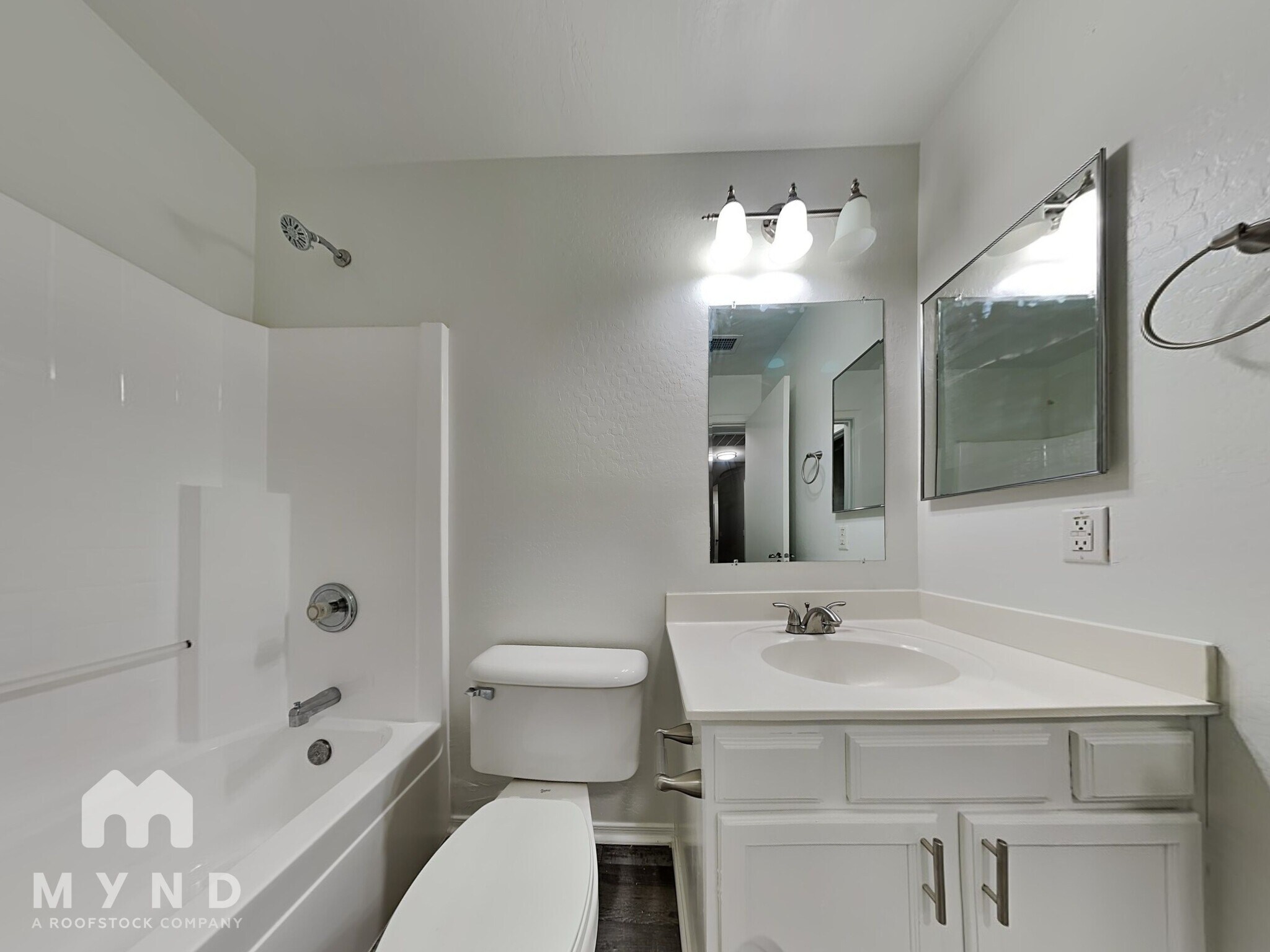 Building Photo - 10740 W Mountain View Dr