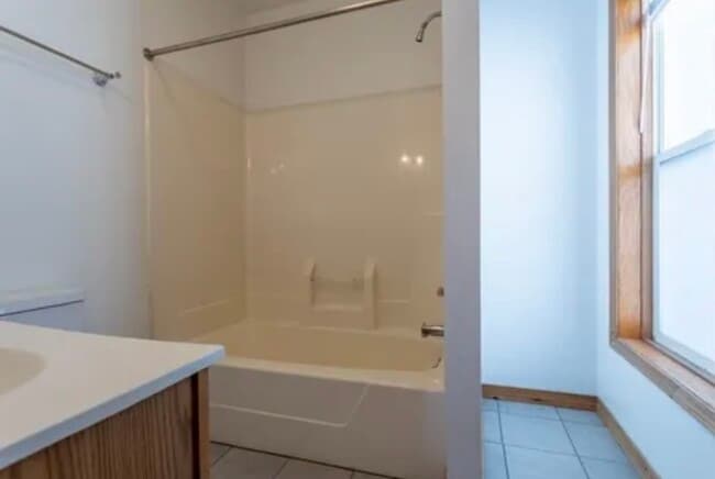 Building Photo - 945 Spruce St