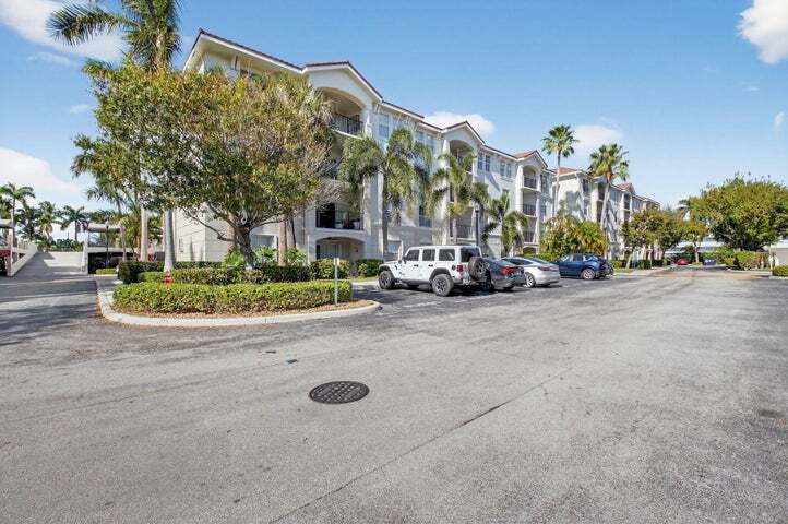 Building Photo - 3421 Tuscany Way