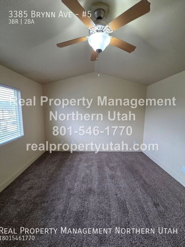 Building Photo - 3385 S Brynn Ave